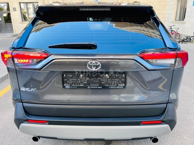 Toyota RAV4-17