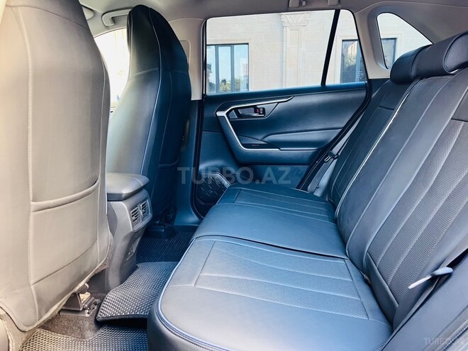 Toyota RAV4-18