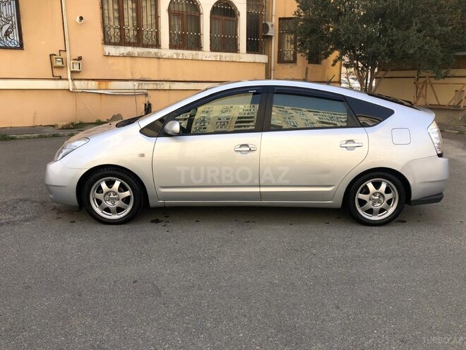 Toyota Prius-2