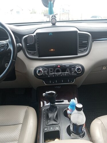 Kia Sorento-12