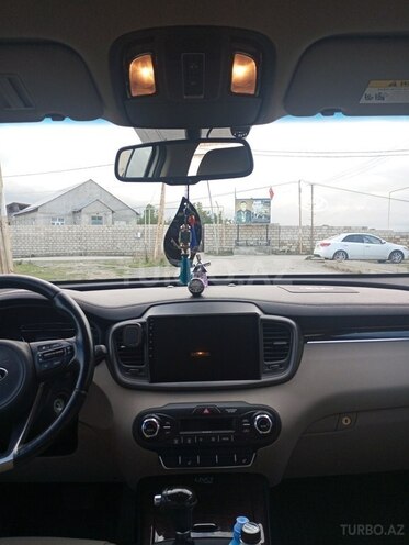 Kia Sorento-13
