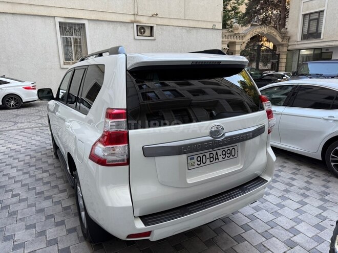 Toyota Land Cruiser Prado-5