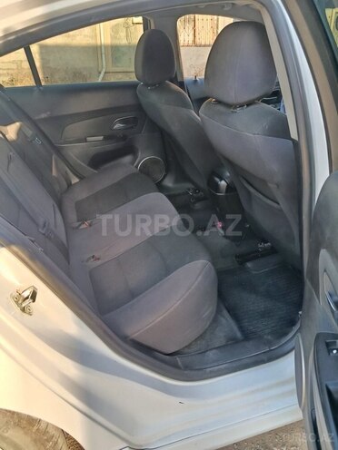 Chevrolet Cruze-6