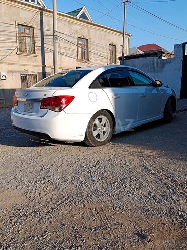 Chevrolet Cruze-12