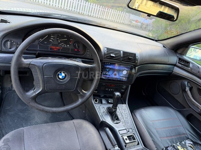 BMW 520-8