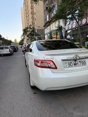 Toyota Camry-5