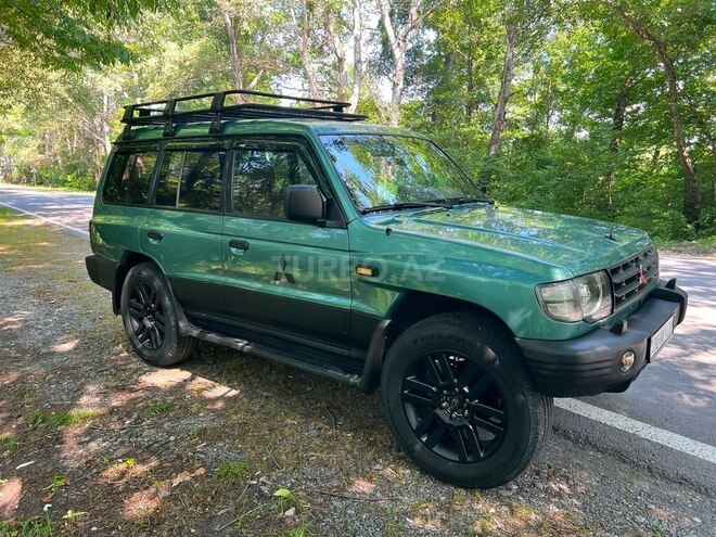 Mitsubishi Pajero-9