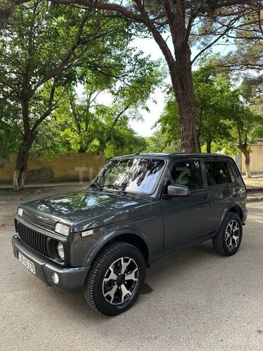 LADA (VAZ) Niva-18