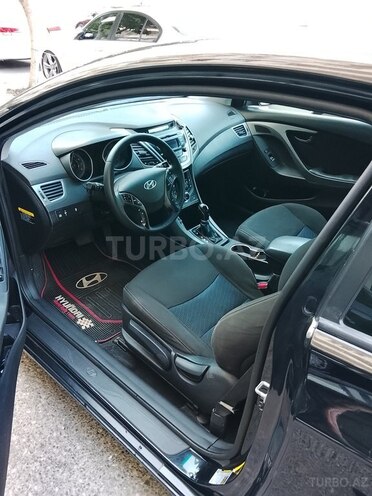 Hyundai Elantra-5
