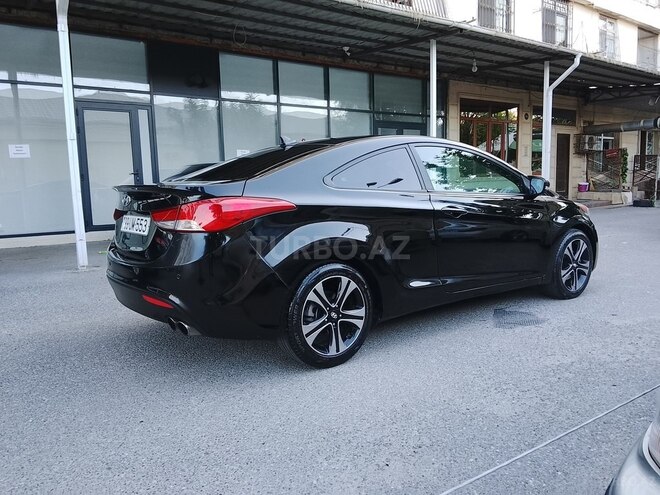 Hyundai Elantra-3