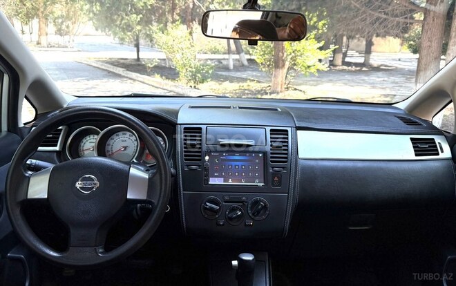 Nissan Tiida-3