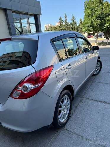 Nissan Tiida-4