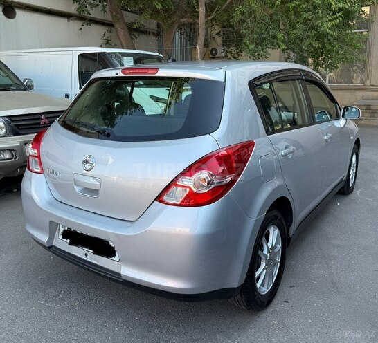 Nissan Tiida-9