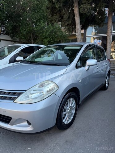 Nissan Tiida-14