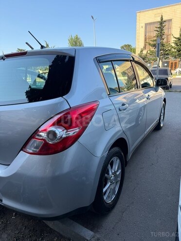 Nissan Tiida-12