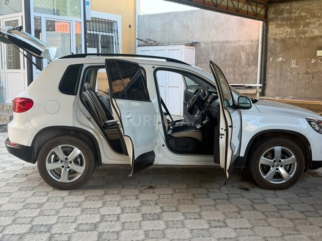 Volkswagen Tiguan-5