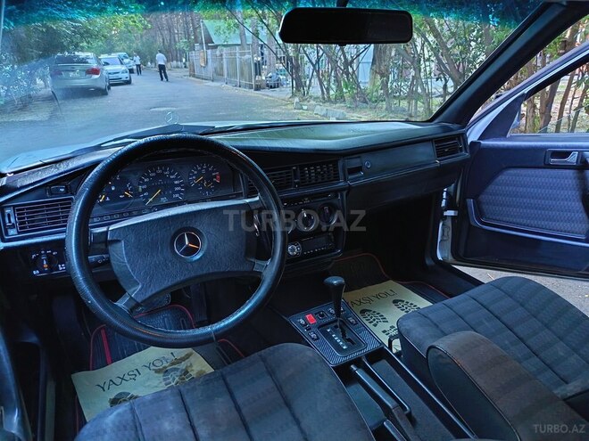 Mercedes 190-10