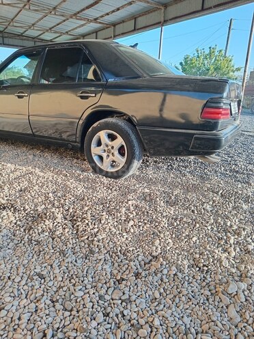 Mercedes 250 D-3