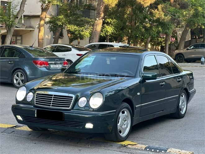 Mercedes E 240-10