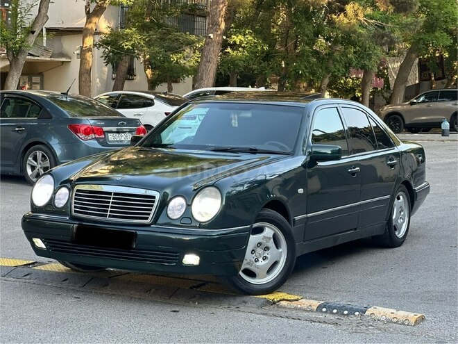 Mercedes E 240-8