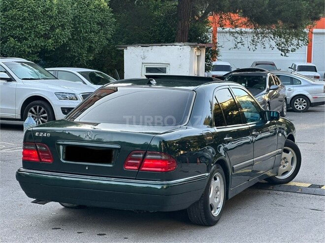Mercedes E 240-7