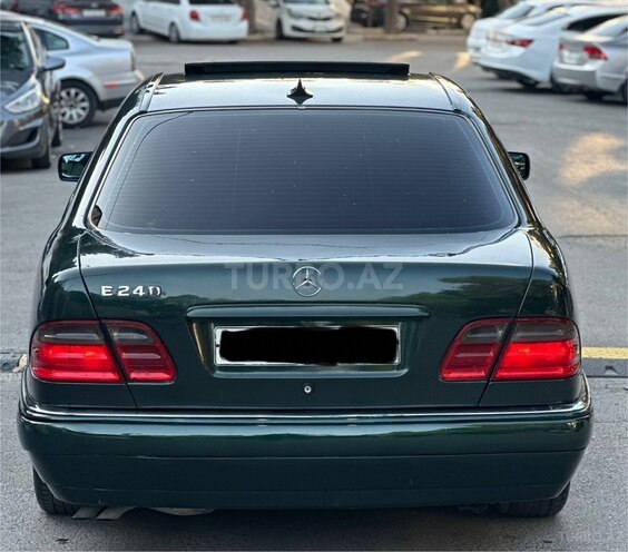 Mercedes E 240-3