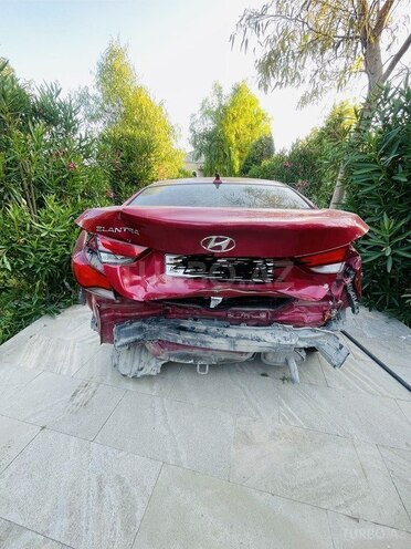 Hyundai Elantra-6