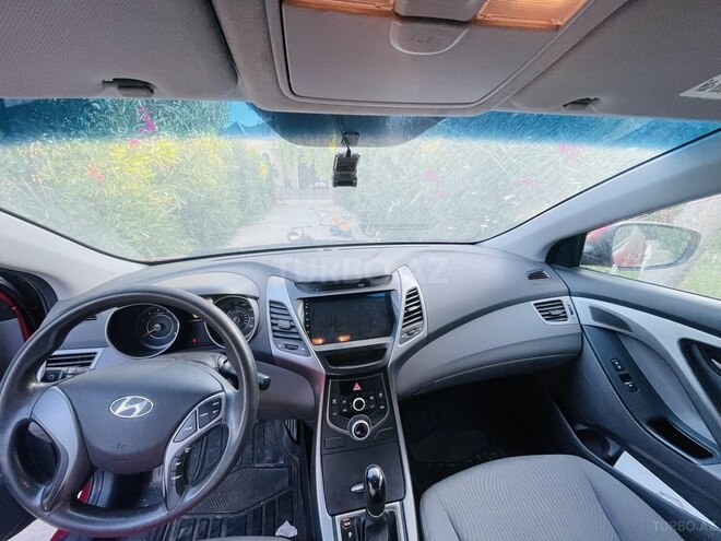 Hyundai Elantra-3
