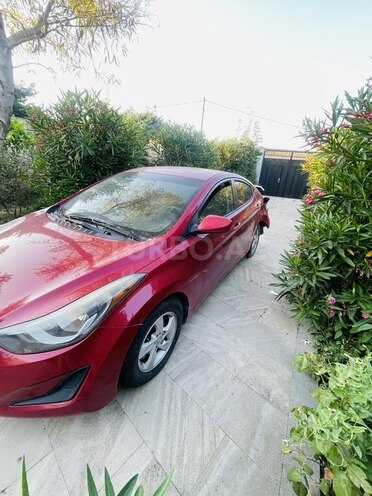 Hyundai Elantra-4