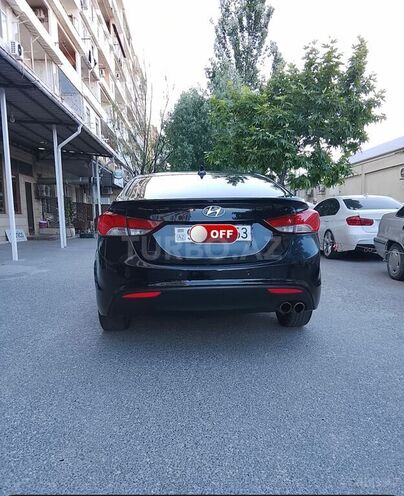 Hyundai Elantra-6