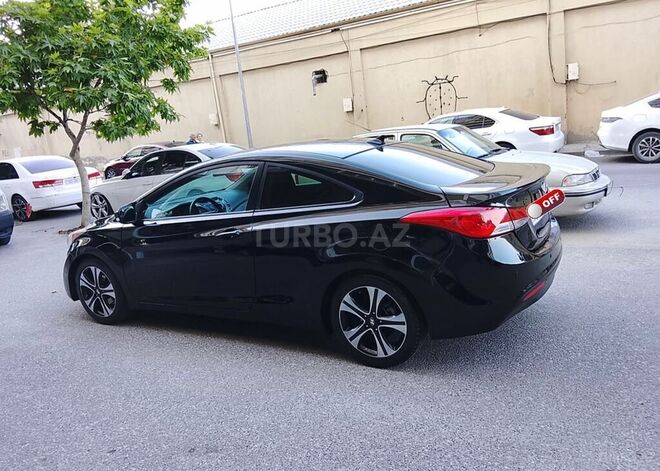 Hyundai Elantra-9