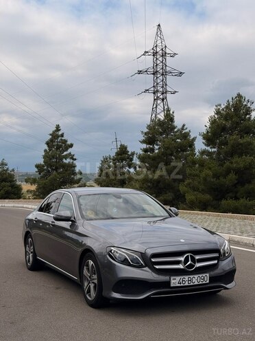 Mercedes E 220 d-2