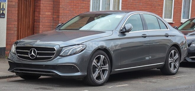 Mercedes E 220 d-7