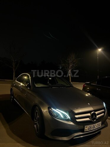 Mercedes E 220 d-8