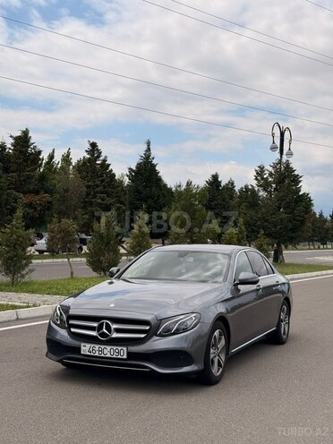 Mercedes E 220 d-1