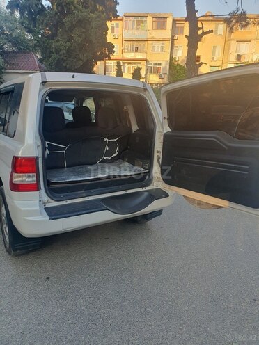 Mitsubishi Pajero io-3