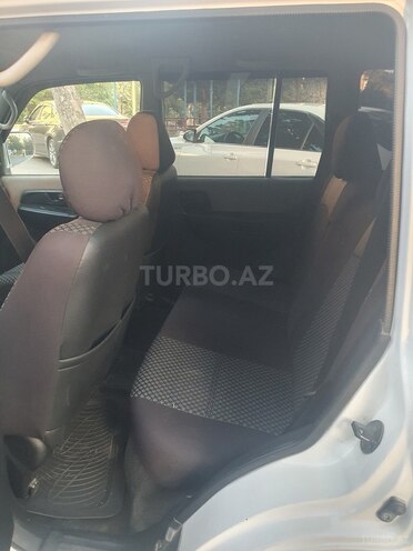 Mitsubishi Pajero io-6