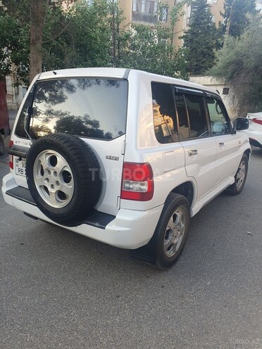 Mitsubishi Pajero io-4