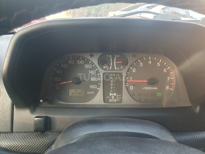 Mitsubishi Pajero io-8