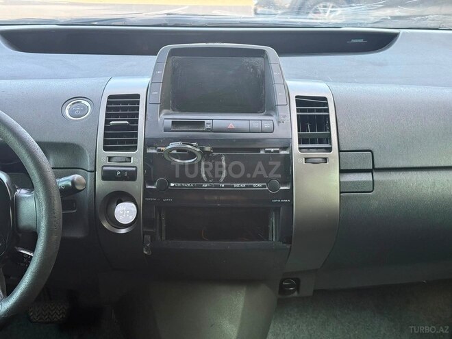 Toyota Prius-5