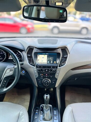 Hyundai Santa Fe-10