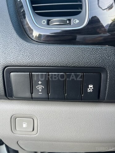 Kia Carnival-9
