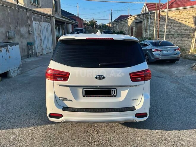 Kia Carnival-3