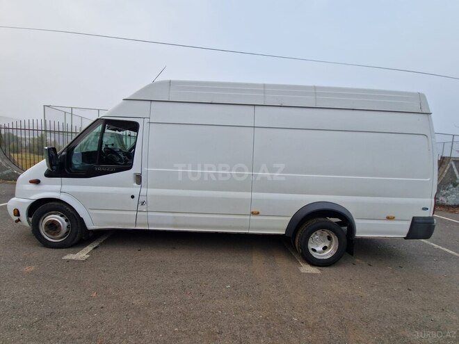 Ford Transit-8