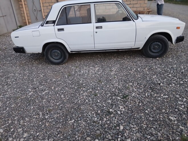 LADA (VAZ) 2107-5