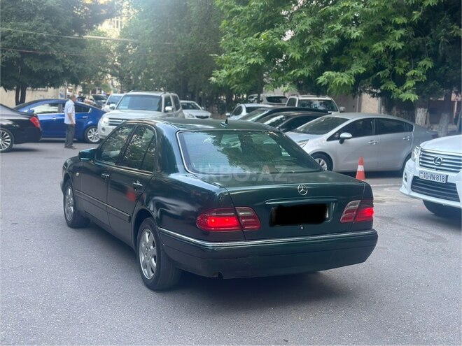 Mercedes E 200-4