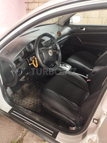 Volkswagen Passat-6