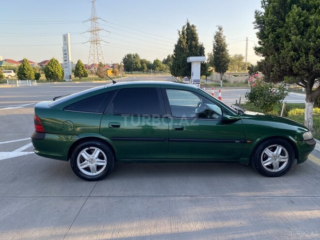 Opel Vectra-4