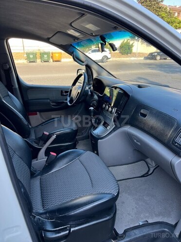 Hyundai H-1-5