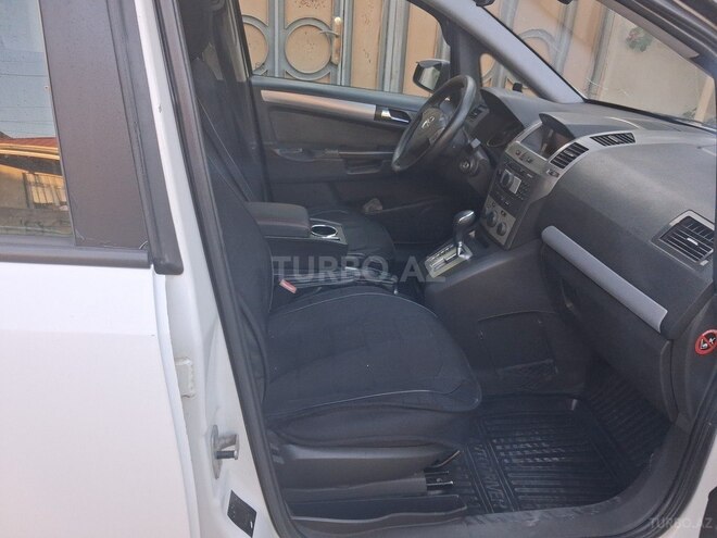 Opel Zafira-6